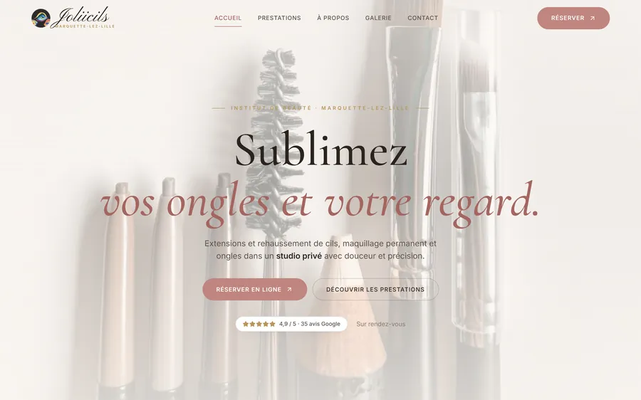 Capture d'écran de la page d'accueil du site Joliicils — institut de beauté